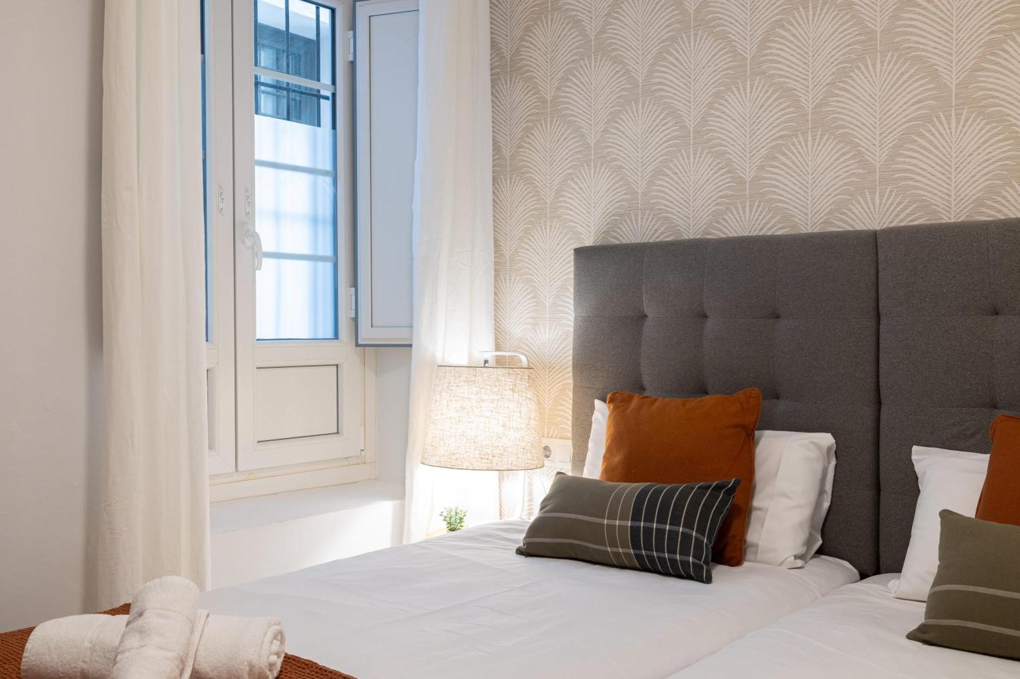 Cozy Apartment In The Heart Of Малага Екстер'єр фото